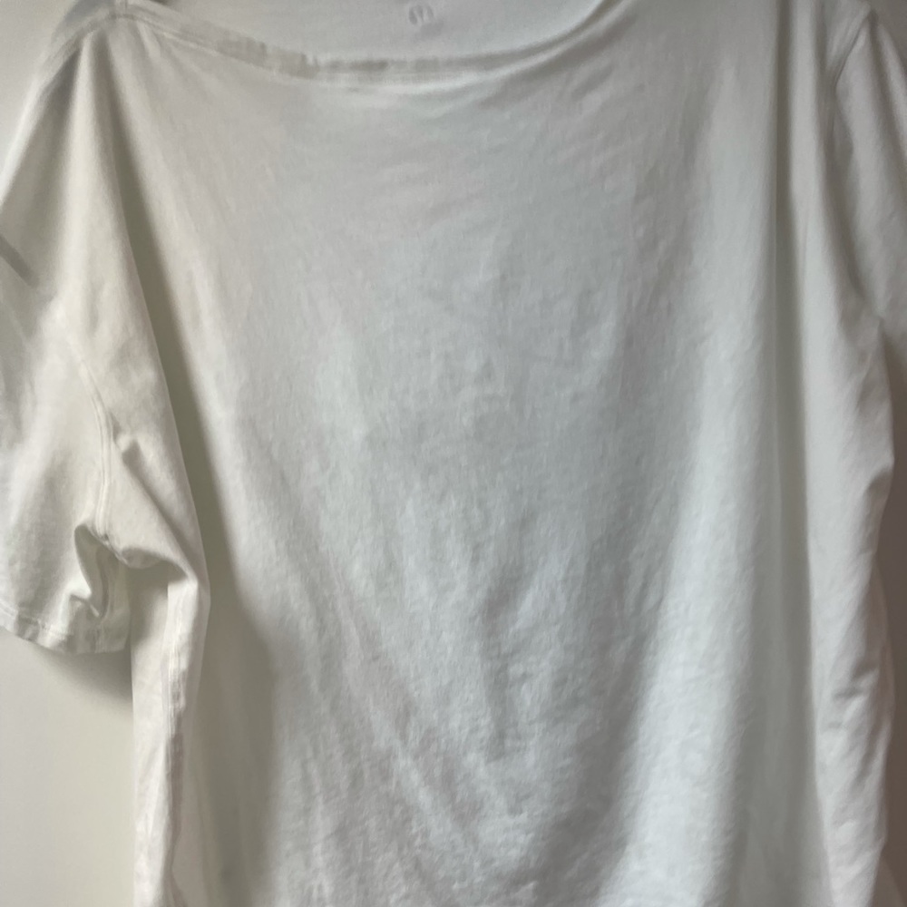 Lulu lemon t shirt